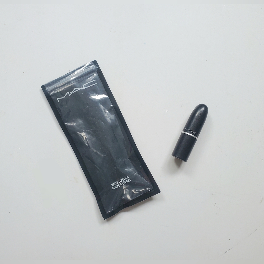 (Sale)MAC Mini Lipstick Velvet Teddy 1.8g/0.06oz Brand New